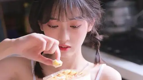 娇媚美女小清新甜美居家写真,高清壁纸图片,可爱美女-回车桌面