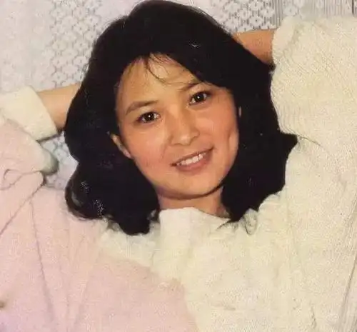 确诊破300万,定居国外的徐娅何去何从?陈冲还能在家写日记吗?