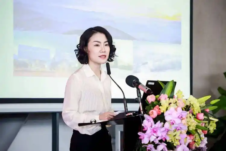 揭秘"三湘美女"朱旭:年薪1849万的女秘书,职场传奇背后的力量_工作