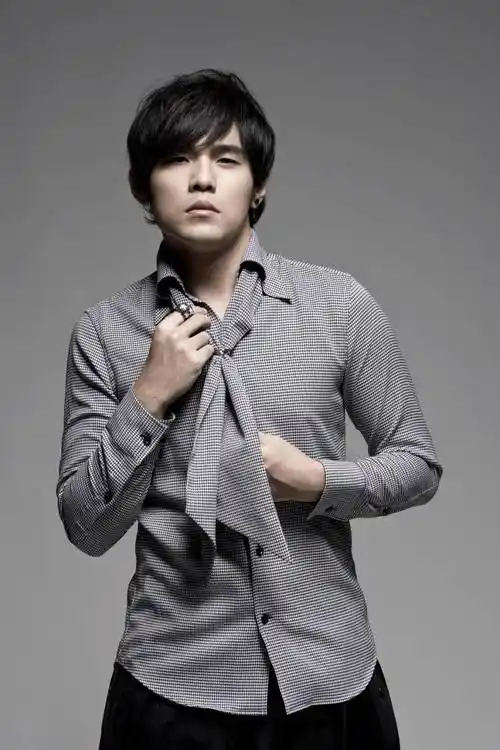 夜曲一响上台领奖,拥有15座金曲奖的周杰伦,凭啥是"华流之光"