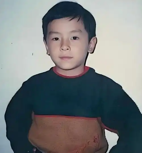 42岁郑元畅久违终于见面,模样大变网友直呼不敢认!