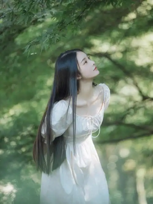 黑长直真的好清纯小白花呀