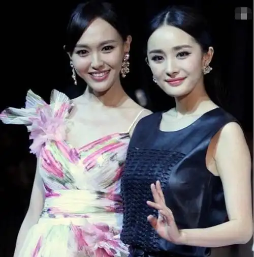 先前与李易峰,黄轩拍戏似的绯闻,就此成为"铁证".