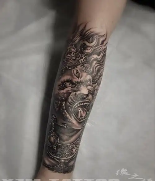 大黑天&降魔杵纹身图片_手臂老传统纹身图案