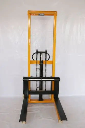 c型钢手动升降车手动堆高车液压堆高车升高装卸叉车手推叉车吨