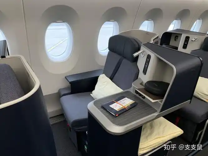 小支尬飞机 a350-900 hu7703 pek-szx 商务舱