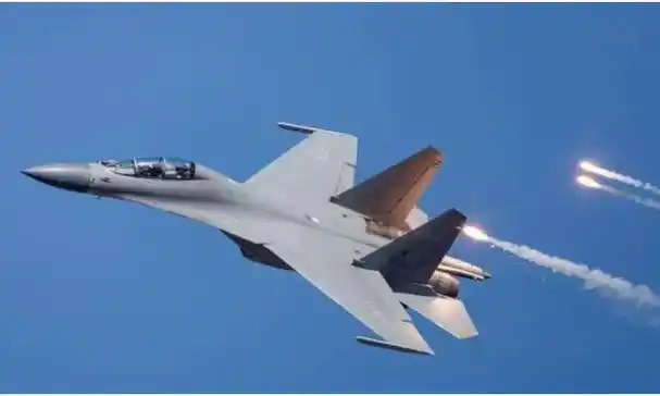 美媒:歼16进入"爆兵模式",正在列装第15个旅,总数已超300架_腾讯新闻