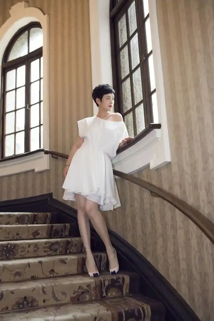 李晓峰亮相意大利电影周开幕红毯