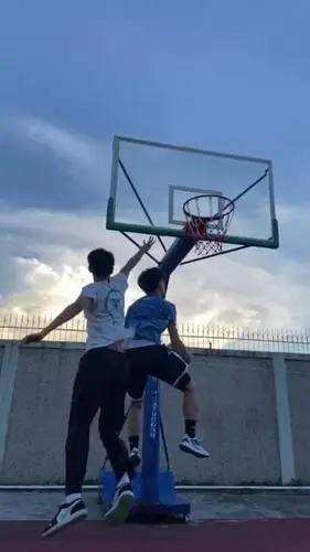 打篮球#听说这招实战很帅,感受一下效果
