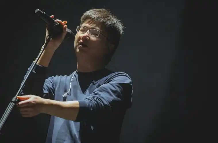 如果今天能听一个人的歌,他只能是李志