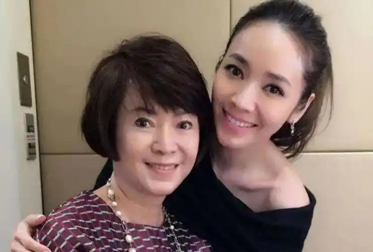 都说侯佩岑妈妈面相很凶误会了她选错了医美项目