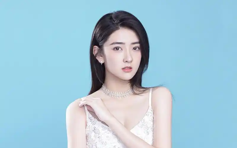 梁洁清爽性感写真桌面壁纸