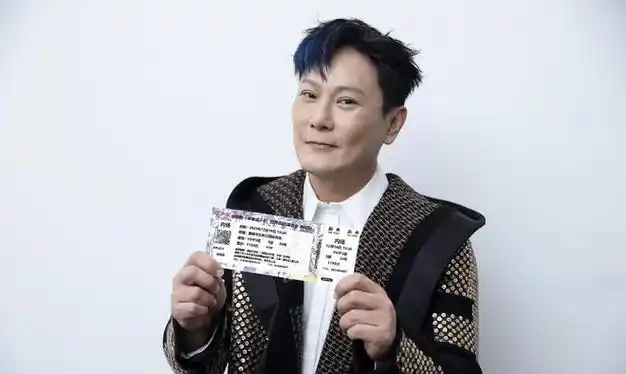 张信哲未来式20温州开唱雨后新装好应景