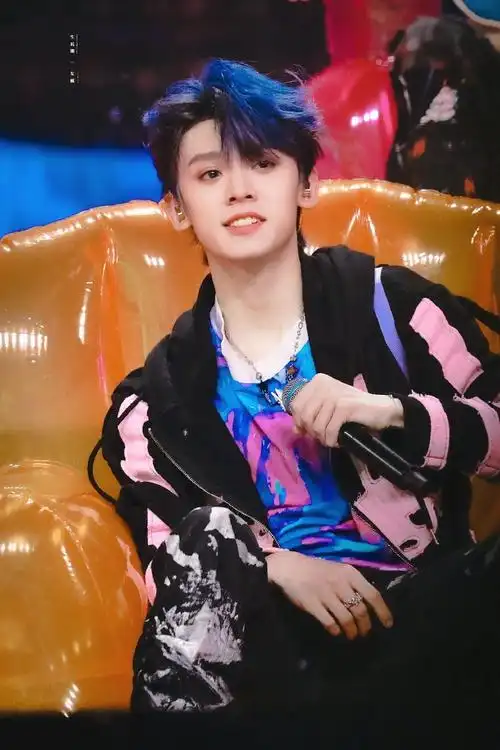 左航蓝发##左航70亿少你不行