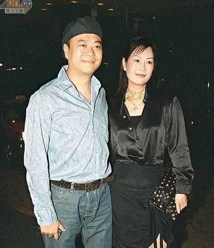 1995年,经另外一位师奶杀手陶大宇引见,欧阳震华认识了他的第二个老婆