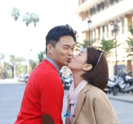 张智霖被獒犬送袁咏仪人偶调侃很恐怖