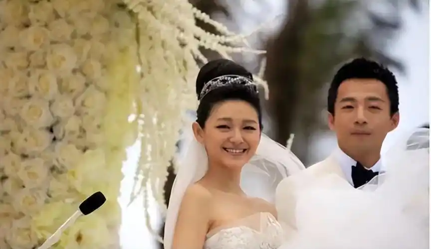 与安以轩暧昧五年都没表白,转身闪婚大s,汪小菲后悔过吗?_腾讯新闻