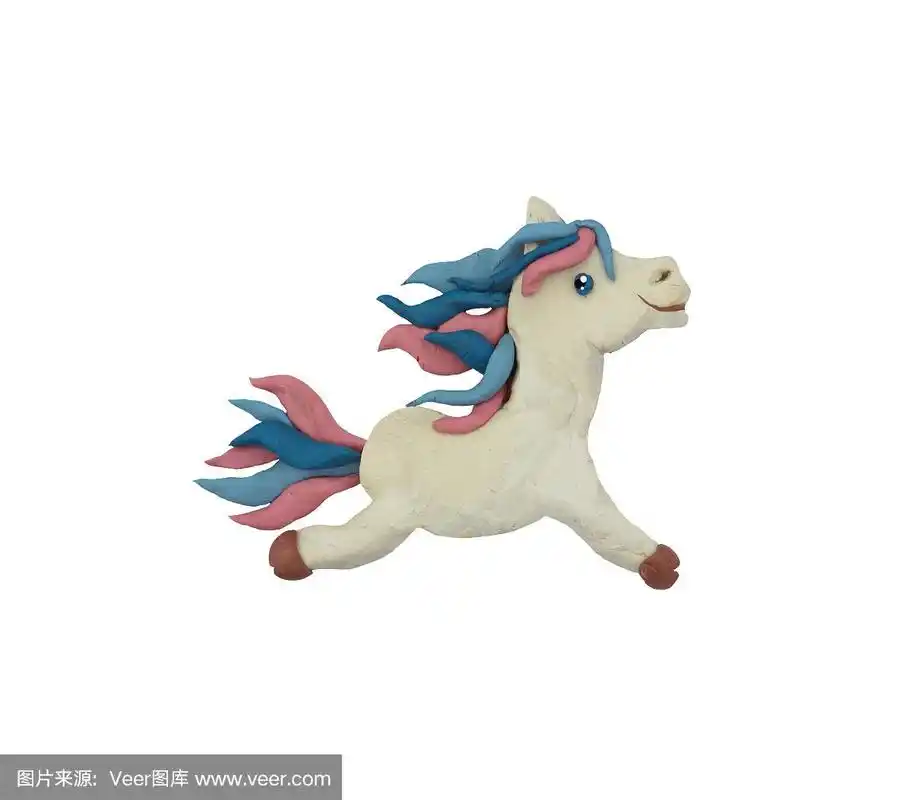 橡皮泥娃娃马雕塑孤立