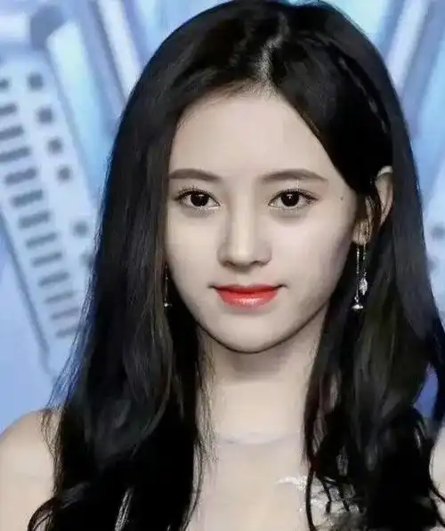 女明星真的不容易啊,通告一多压根就没有休息时间,有时候为了拍戏赶