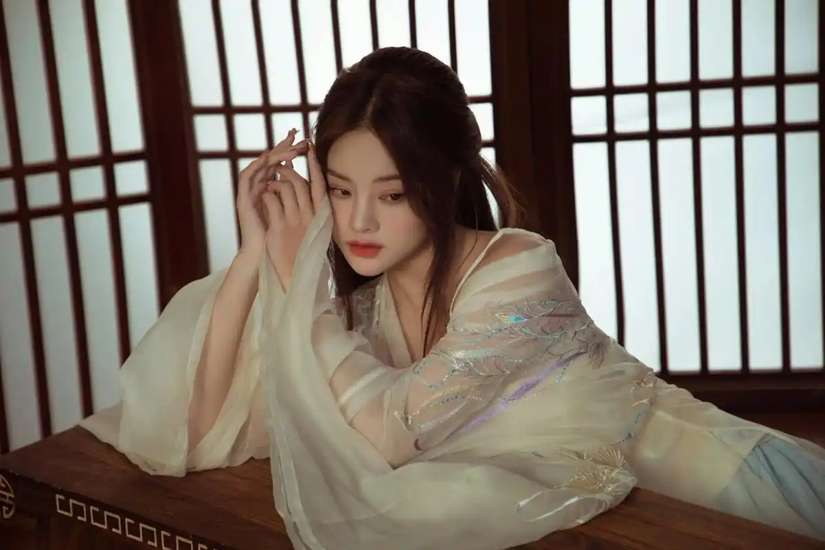 私房照|妩媚撩人的性感古风照 穿古装拍起纯欲风也太绝了点 古色古香