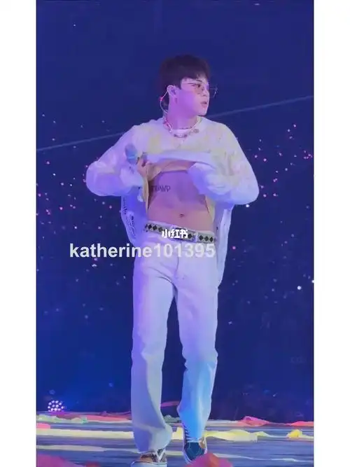 腹肌勾唇透视05翘臀奶气可爱