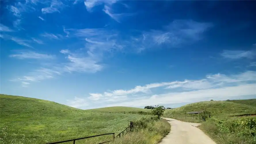 唯美白云蓝天高清桌面壁纸