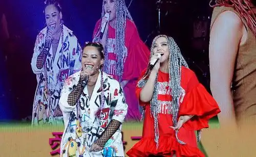 歌坛天后亲姐妹少同台张惠妹说最难请张惠春