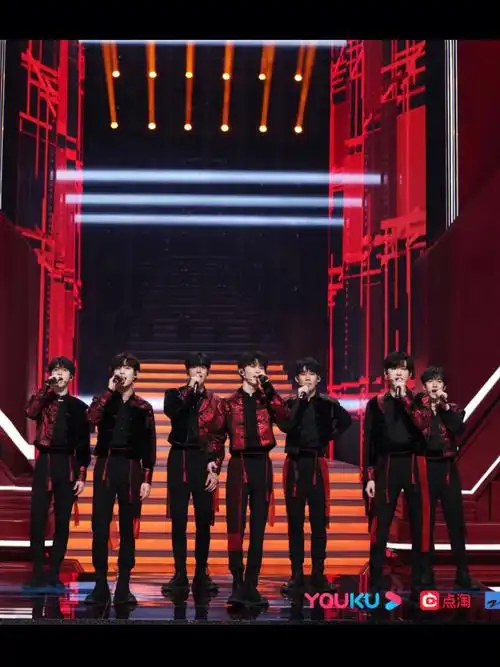 时代少年团70双十一狂欢夜更新舞台照2p