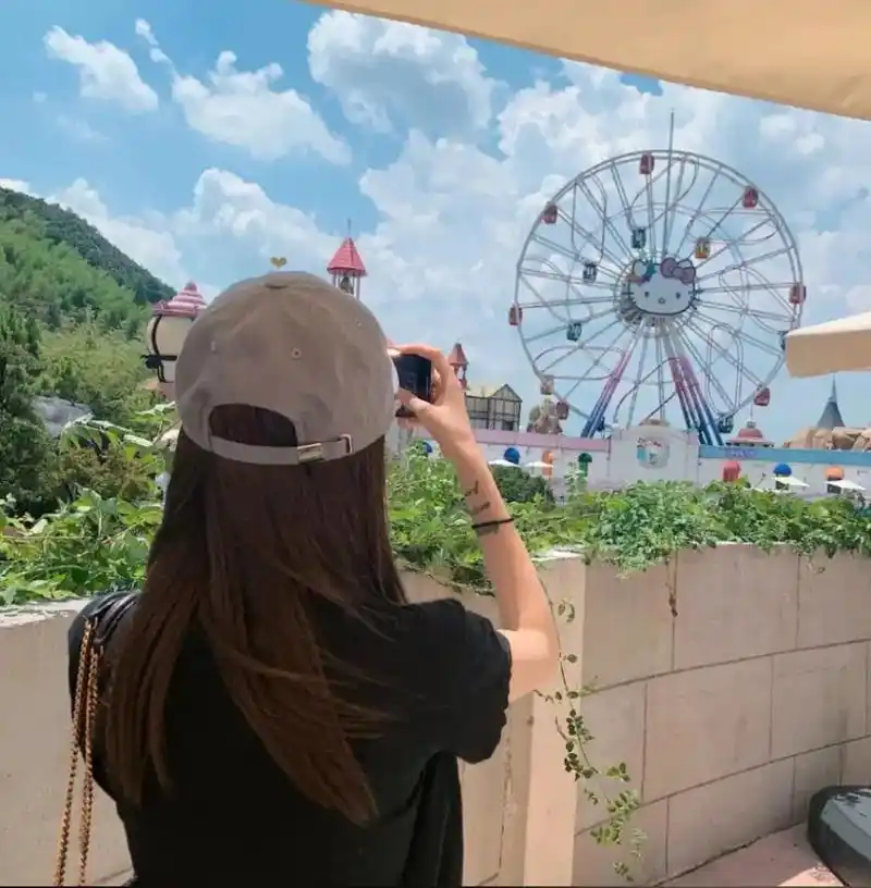 女生背影头像#今天的风很温柔 - 抖音