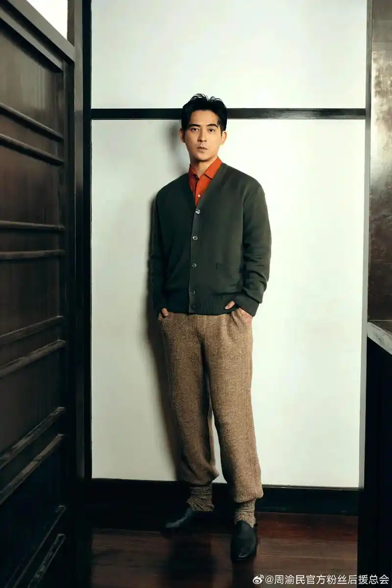 周渝民 #我的追星日记 2025新造型,新代言!终于开工了
