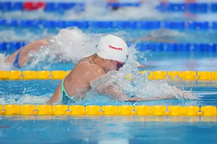 游泳世锦赛余依婷女子200米混合泳摘铜