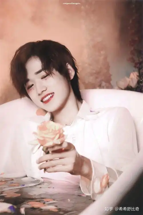 宋亚轩有哪些出圈的图片