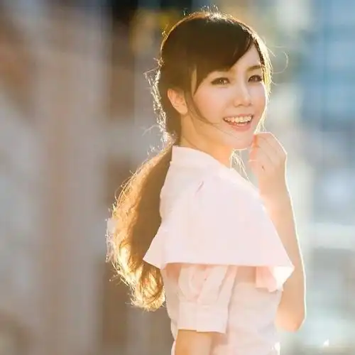 世界笑容最美的漂亮女孩!真的好美.