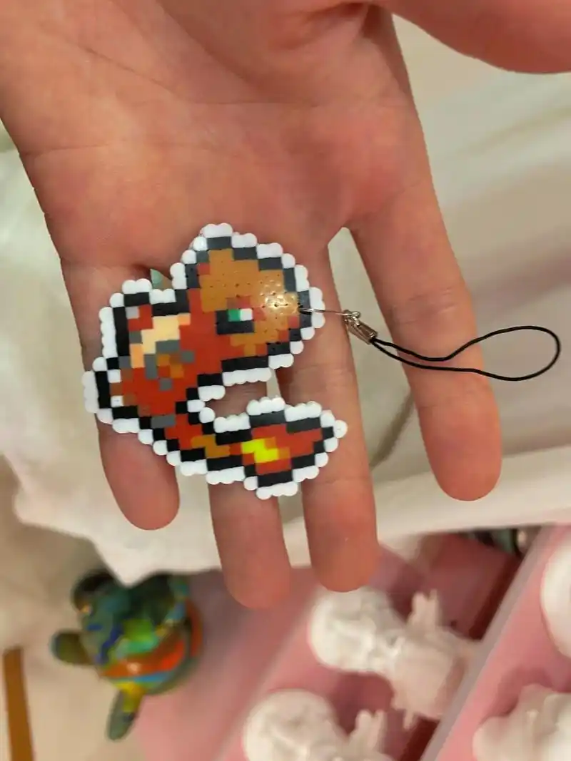 【拼豆】随意拼图案,可免费做成钥匙链噢～ - 抖音