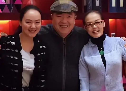 65岁董浩,36岁诊断出肝坏死险丧命,退休后不住豪宅回归农村