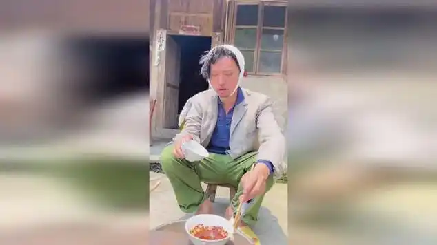 农村搞笑段子之吃菌子|真人出镜|搞笑短片_网易视频