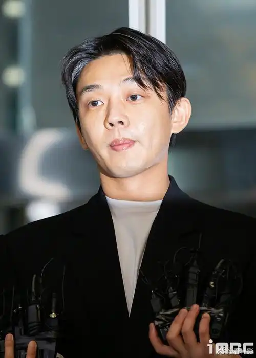 27】【明星】警方正式传唤刘亚仁接受调查 本人现身一言不发韩流星闻