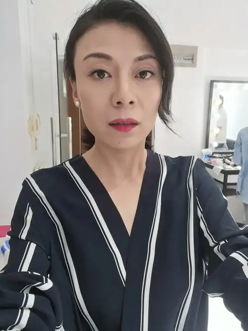 ">茹天,中国内地 a target="_blank" href="/item/影视演员/9228377"