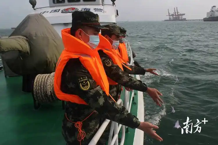 图集|缅怀先烈,海警永远不会忘记