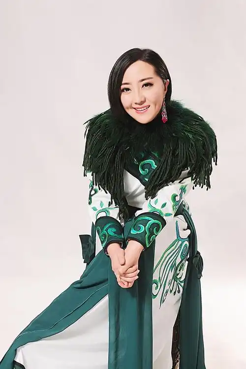 p>格格,原名蒙克其其格,8月1日出生于内蒙古自治区赤峰市克什克腾旗