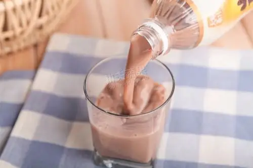 天喔 天喔茶庄 炭烧 岩香奶茶 500ml/瓶 奶茶饮料