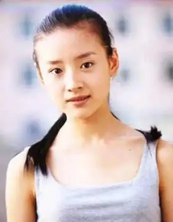 "毒蘑菇"董洁:婚内出轨还恶人先告状,如今用儿子拿捏潘粤明