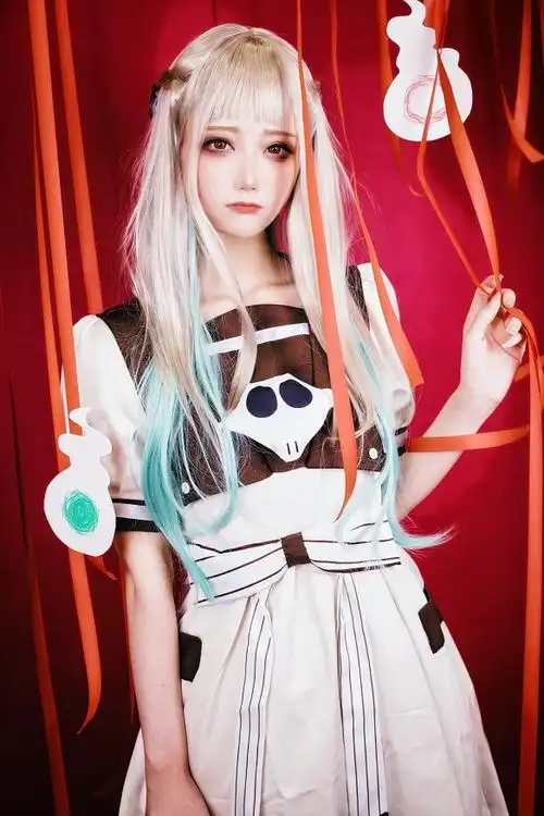 樱花妹cos《电锯人》蕾塞:炸弹恶魔性感黑丝惊艳亮相