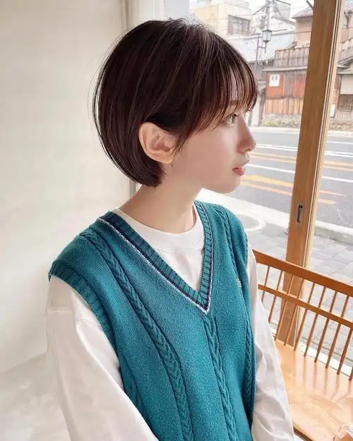 显小又时尚的挂耳短发强势有个性大多数女性剪完都很美