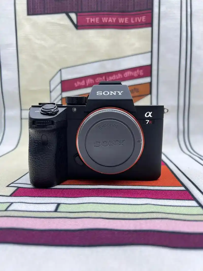 新到一款索尼a7r3全画幅专业高清数码微单相机