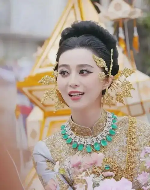 范冰冰参加花车巡游坐三蹦子还漏油,这3句话贼现实……|村花|秦海璐