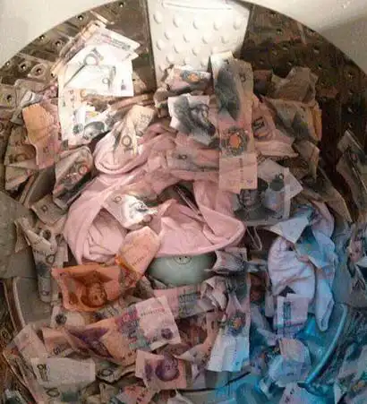 在阿联酋人口最多的城市迪拜,职业乞丐赚的盆满钵满.