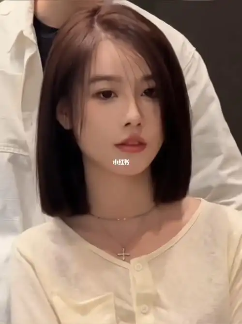 女生一定要尝试的减龄锁骨发真的美到犯规