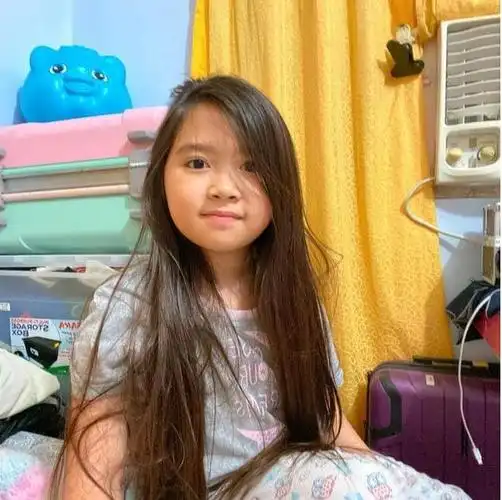 5岁"混血女童"火了,因长相漂亮被迪拜富豪收养,现状令人羡慕