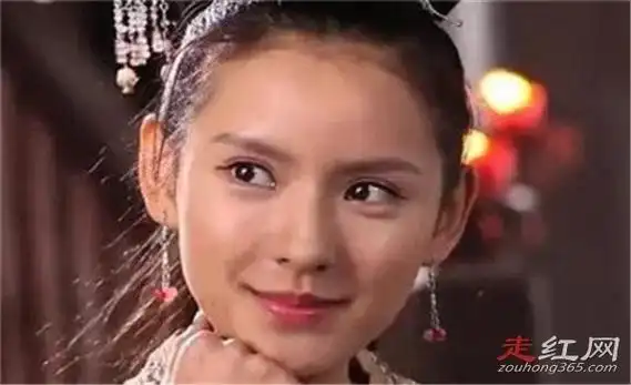 张予曦整容网红前照片对比和王思聪好过嘛